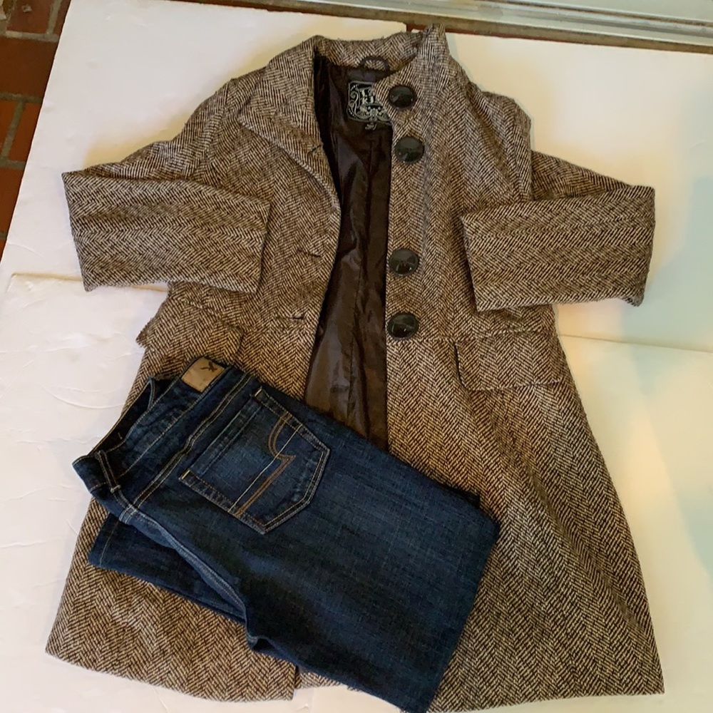 Fully Lined Coat W Beautiful Big Buttons
